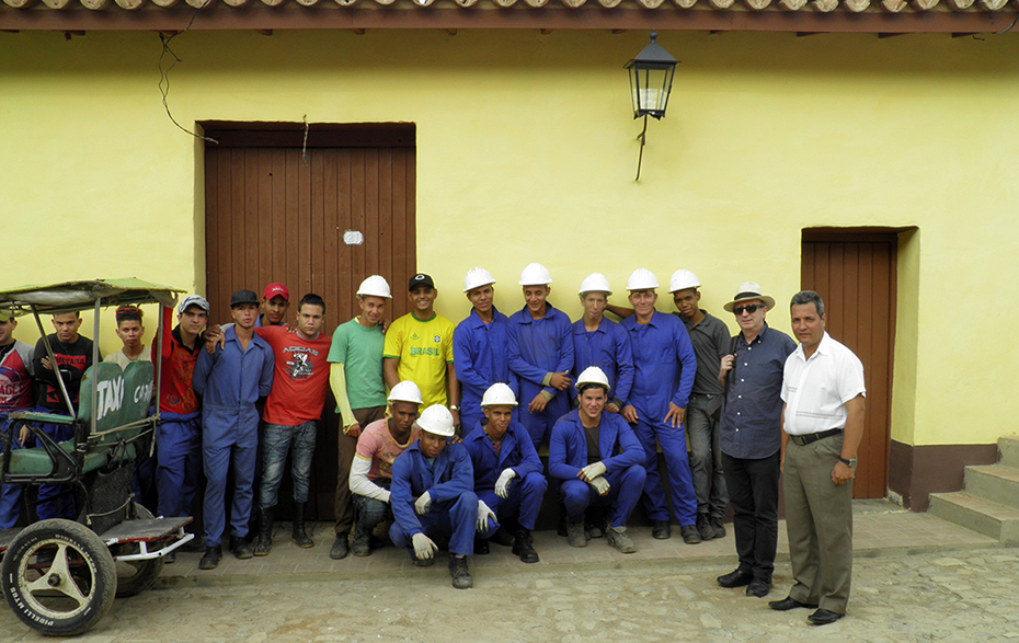 Los trabajadores que han participado en la Rehabilitación residencial en el Barrio de las Tres Cruces