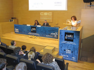 Un momento de la ceremonia de entrega presidida por la delegada de Economía en C