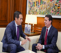 El consejero de Justicia, Administración Local y Función Pública, José Antonio Nieto se reúne con el presidente de la Diputación de Almería