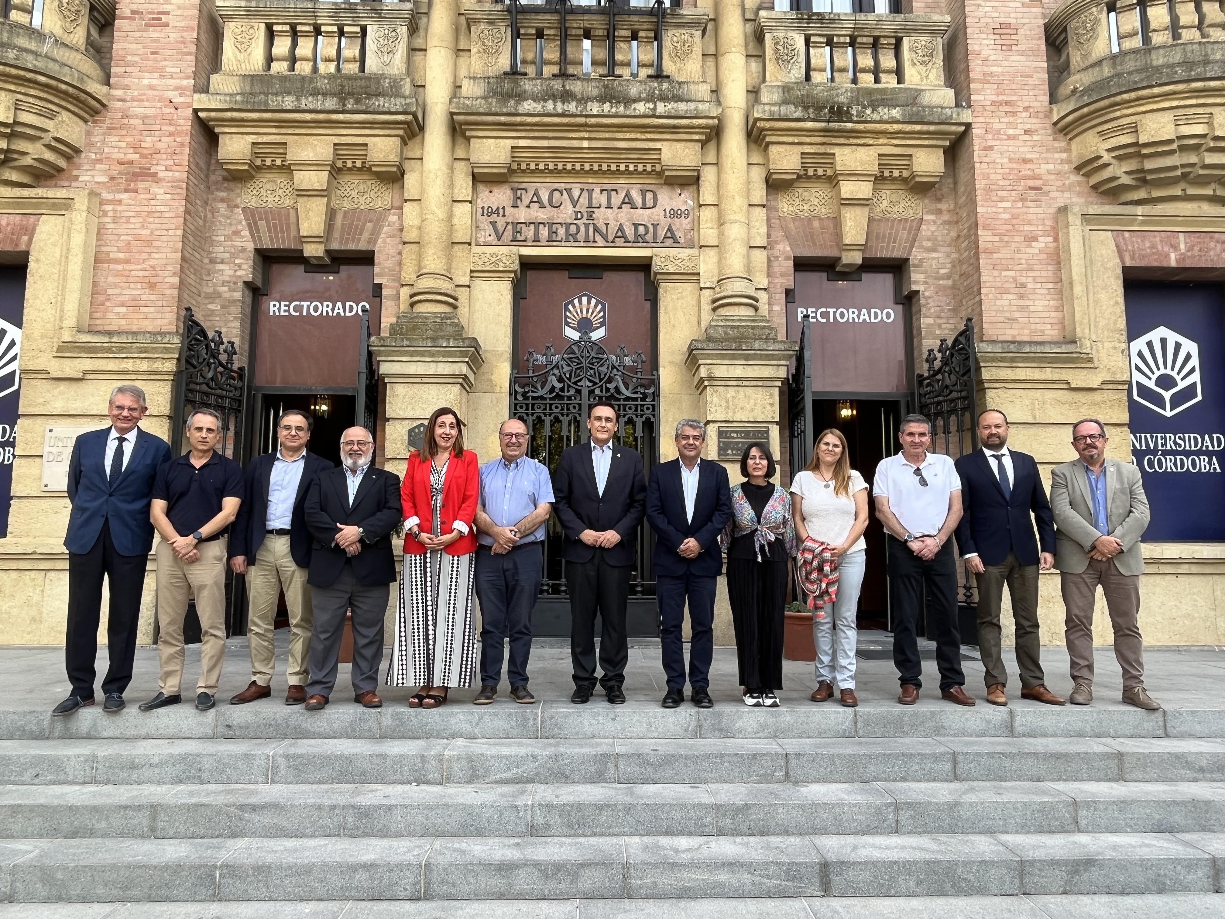 Gómez Villamandos junto a los vicerrectores de profesorado
