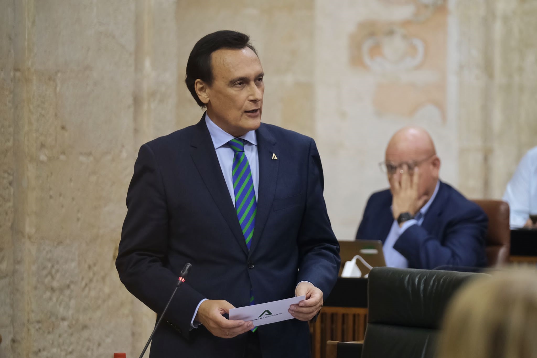 Gómez Villamandos en el pleno del Parlamento