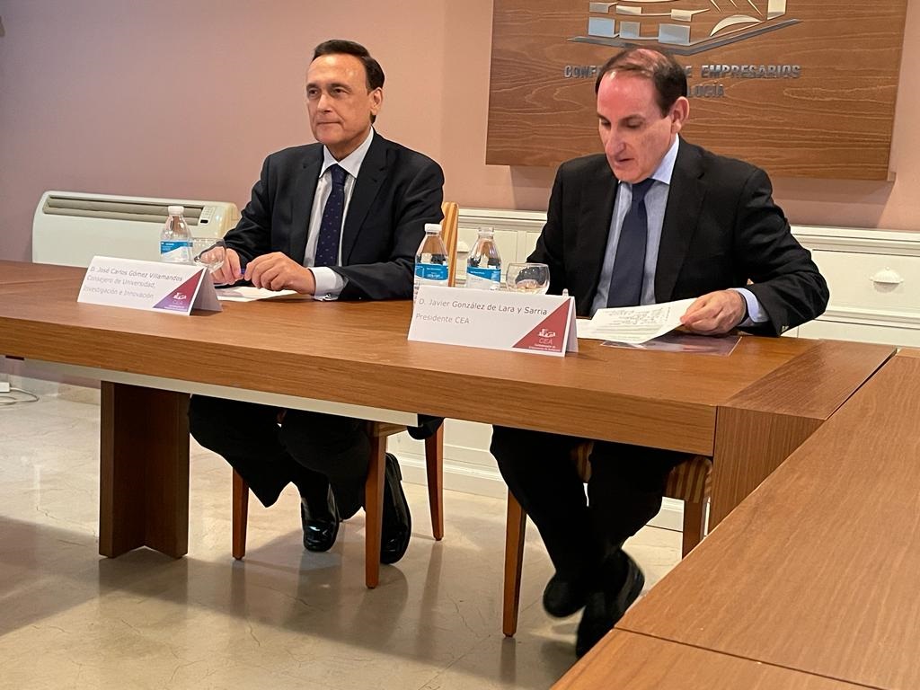 El consejero Gómez Villamandos junto a González de Lara