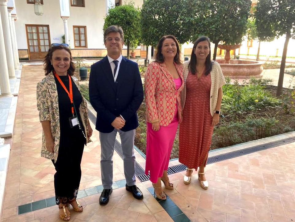 Carmen Crespo junto a la directora general de Ayudas Directas y representantes del Colegio de Ingenieros de Caminos