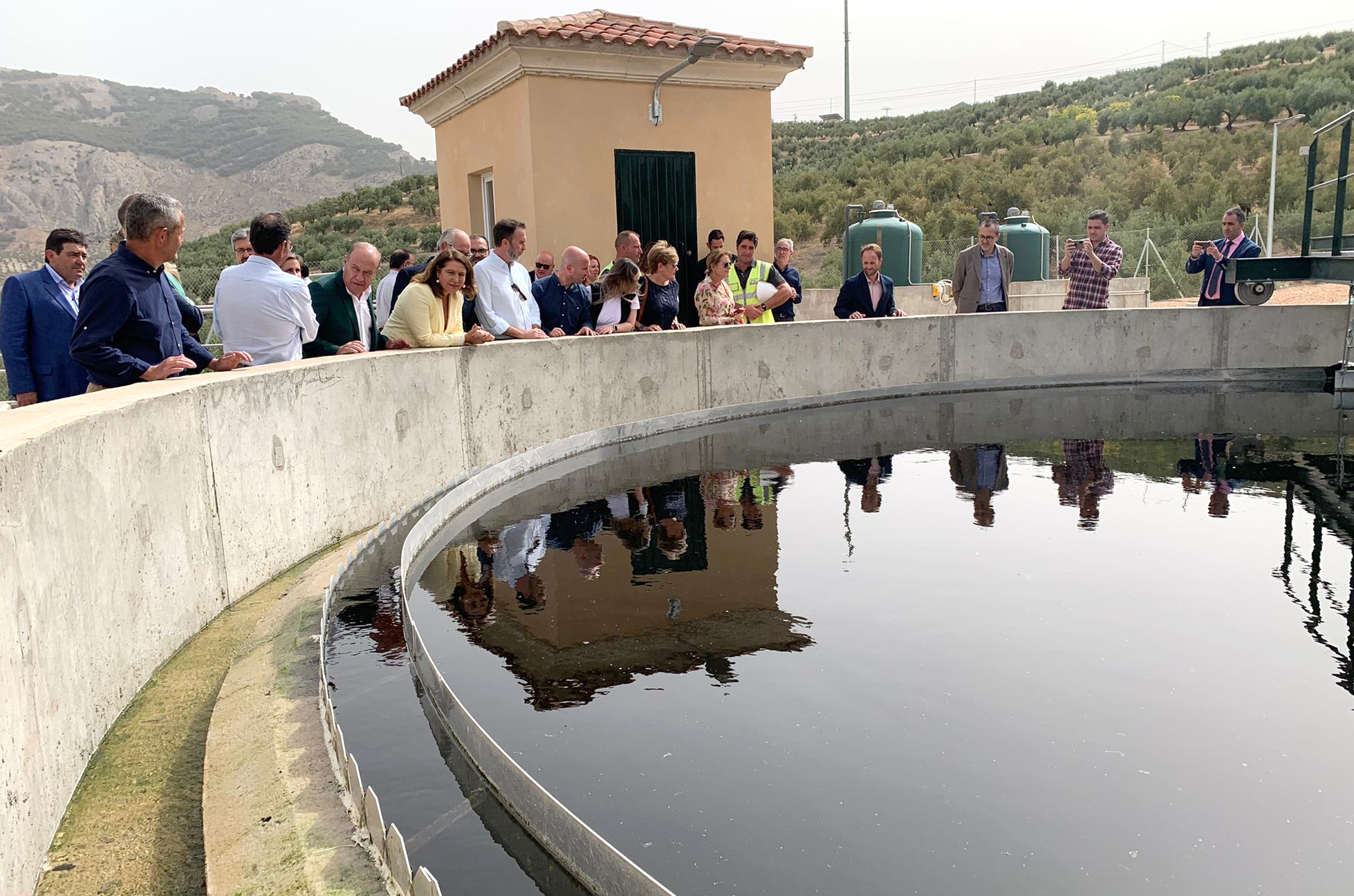 Carmen Crespo durante la inauguración de la EDAR de La Guardia (Jaén)