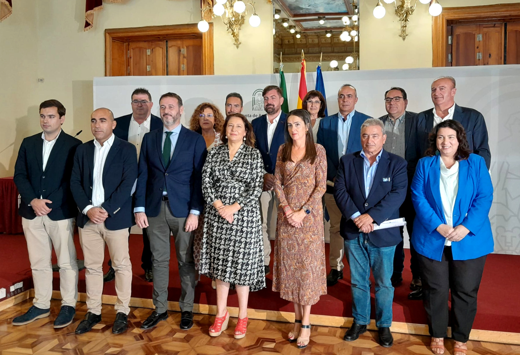 La consejera Carmen Crespo junto a beneficiarios de las ayudas concedidas al GDR 'Levante Almeriense y Almanzora'