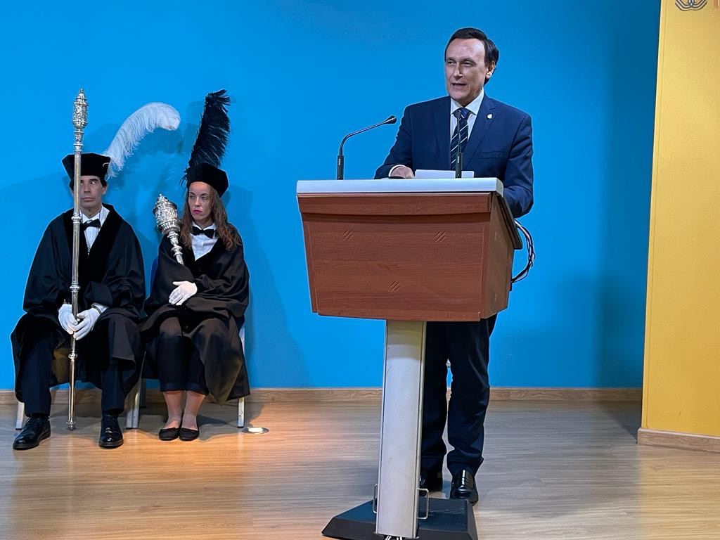 Gómez Villamandos, durante la apertura del curso académico de la UCA