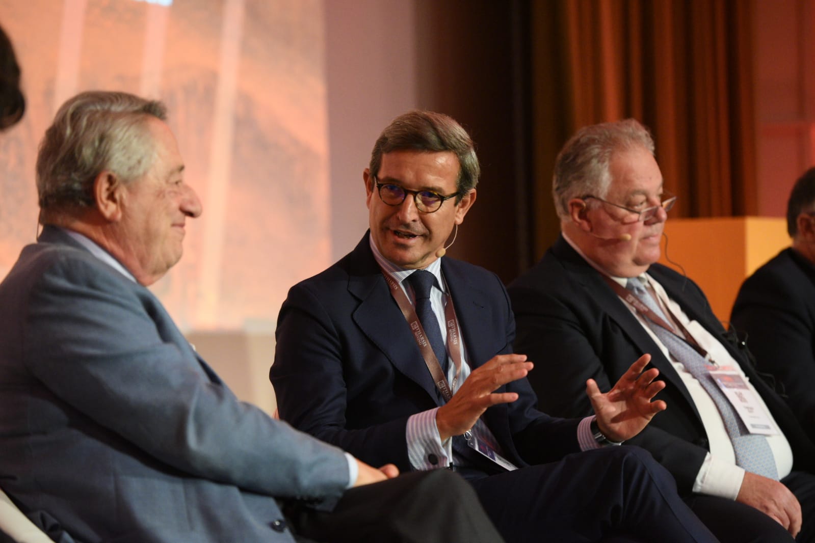 El consejero de Política Industrial y Energía, Jorge Paradela, participa en un panel de expertos en la cuarta edición del Salón Internacional de la Minería.