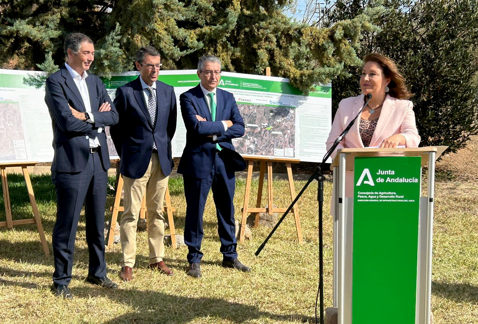 Carmen Crespo asiste al inicio de la conexión de los terciarios de la EDAR de Rincón de la Victoria con el Plan Guaro