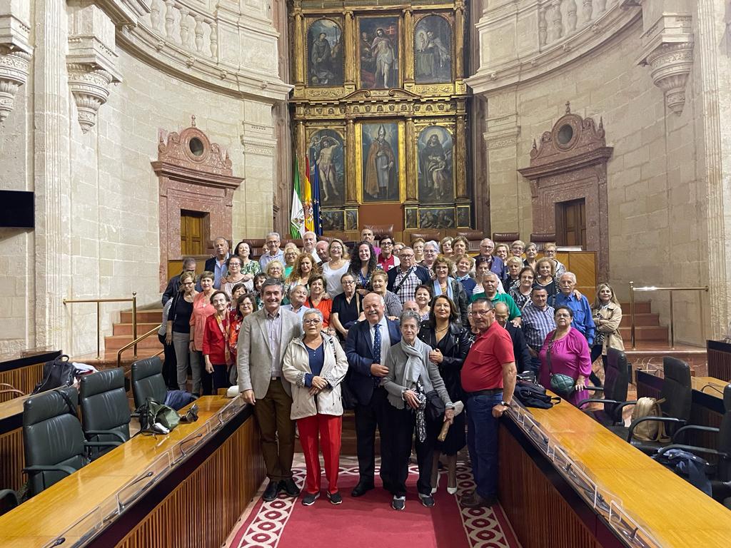 Visita de medio centenar de abderitanos al Parlamento de Andalucía