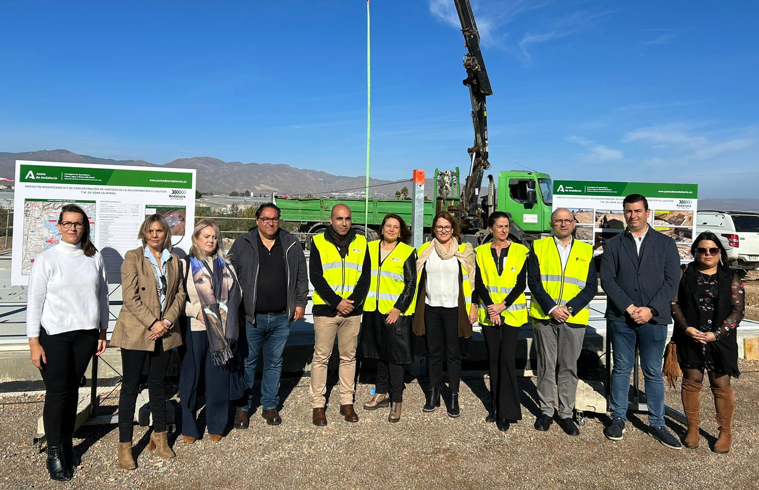 Carmen Crespo visita las obras de agrupación de vertidos de Campo de Níjar (Almería)
