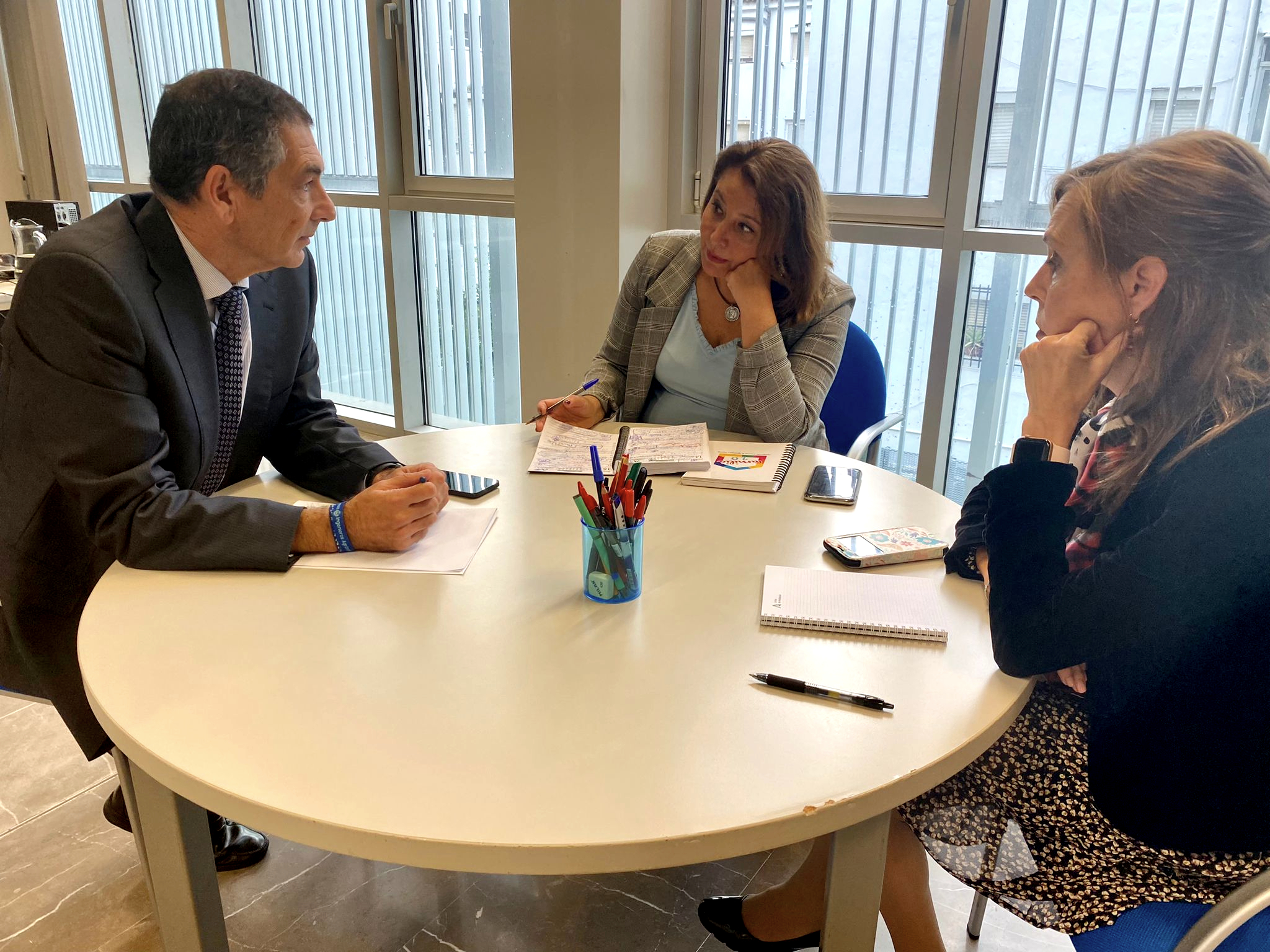 Carmen Crespo se reúne con Ramiro Angulo y Susana Benavides