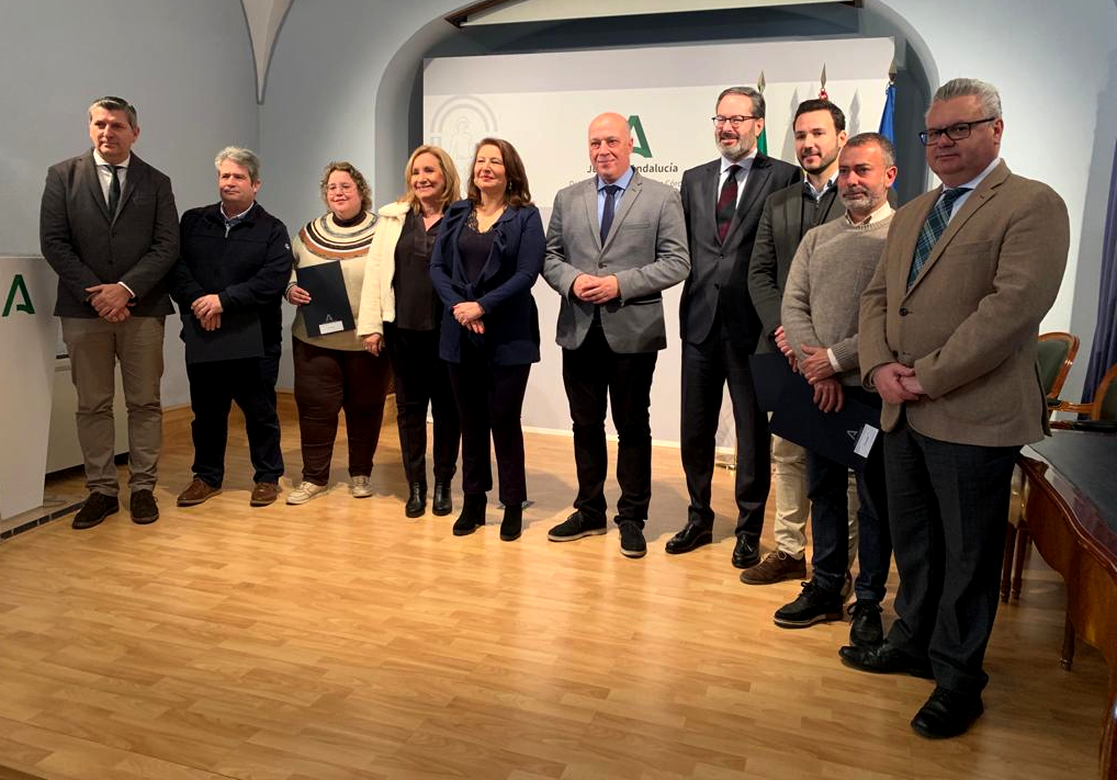 La consejera Carmen Crespo en la firma de convenios de depuración con ayuntamientos de Córdoba