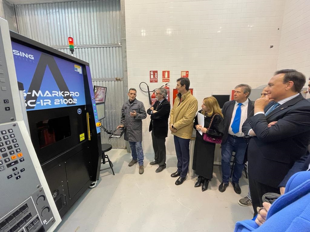 Villamandos visita las Infraestructuras Científico-Técnicas Singulares de la UCA