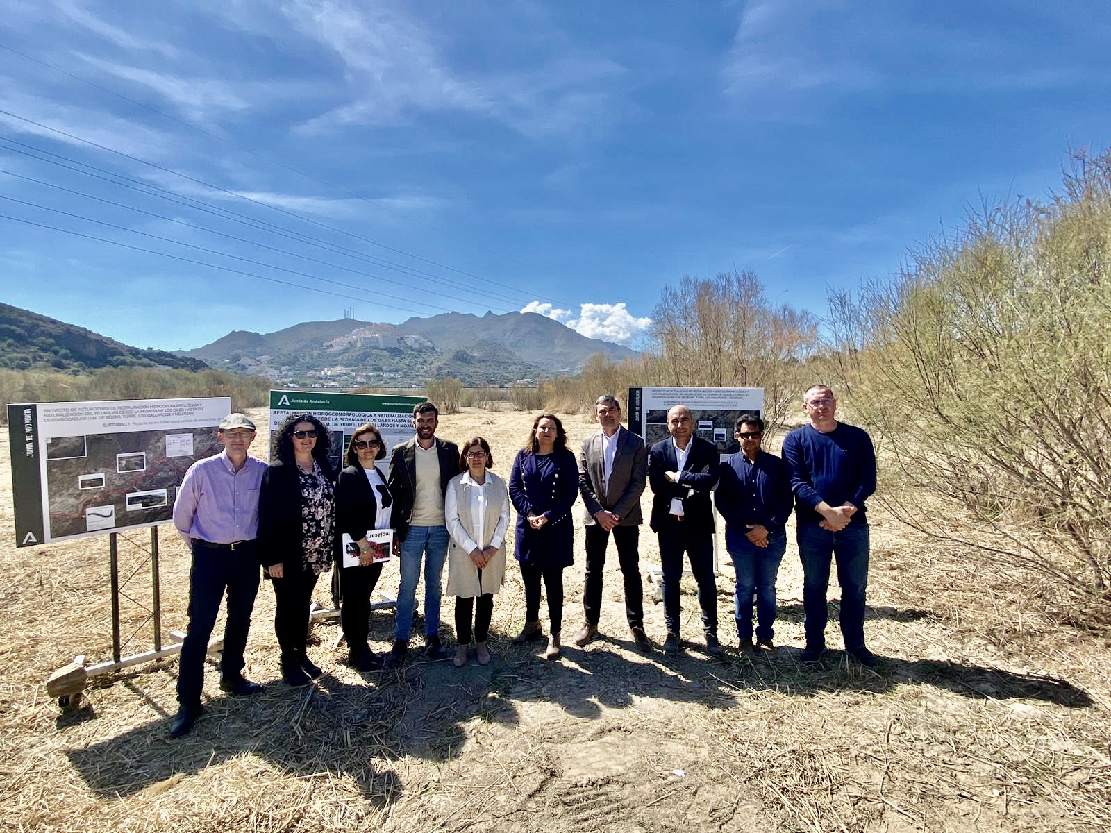 La consejera de Agua en el río Aguas