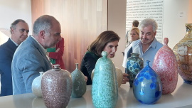 Rocío Blanco en la exposición del Centro de Cerámica de Triana
