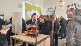 Rocío Blanco en la exposición 'Artesanía con A de Andalucía'