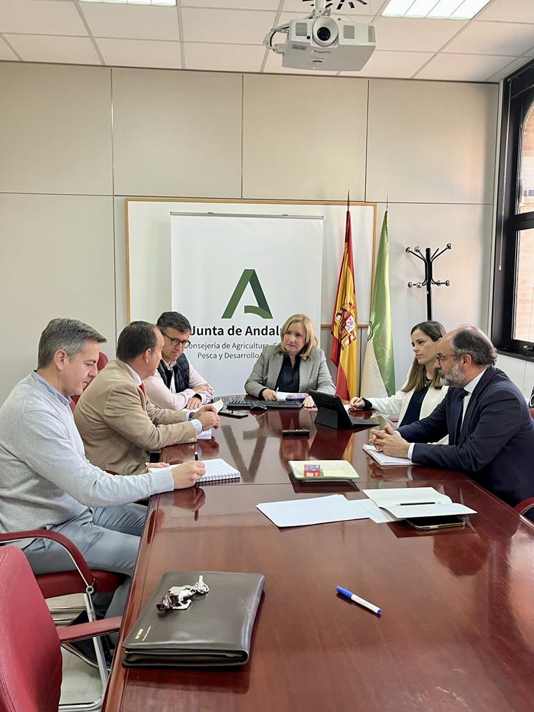 Reunión de la secretaria general de Agricultura con Asociafruit