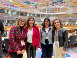 De izquierda a derecha, la delegada de la Junta en Bruselas, Catalina de Miguel; la consejera de Empleo; la secretaria general del Servicio Público de Empleo y Formación de la Junta, Victoria Martín Lomeña;  y la consejera de asuntos económicos frente a la UE, Pilar Durán