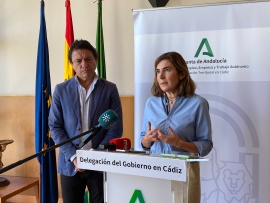 Rocío Blanco atendiendo a los medios de comunicación