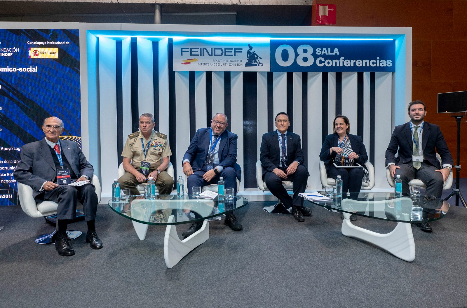 Gómez Villamandos durante la ponencia sobre la Base Logística del Ejército de Tierra