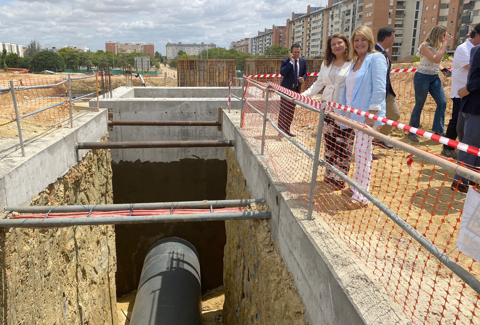 Carmen Crespo realiza una visita técnica a la obra de ampliación de los depósitos de cola del sifón del Odiel