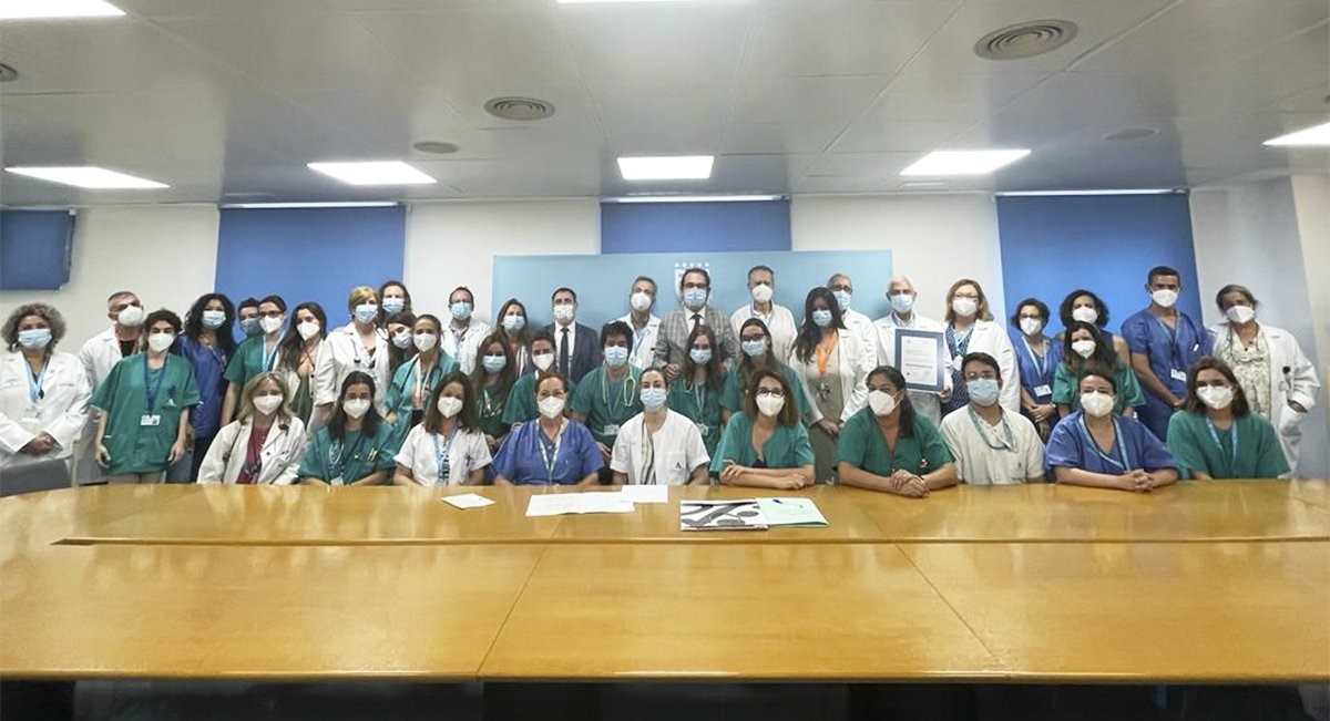 Entrega certificado calidad UGC Nefrología del HRU de Málaga