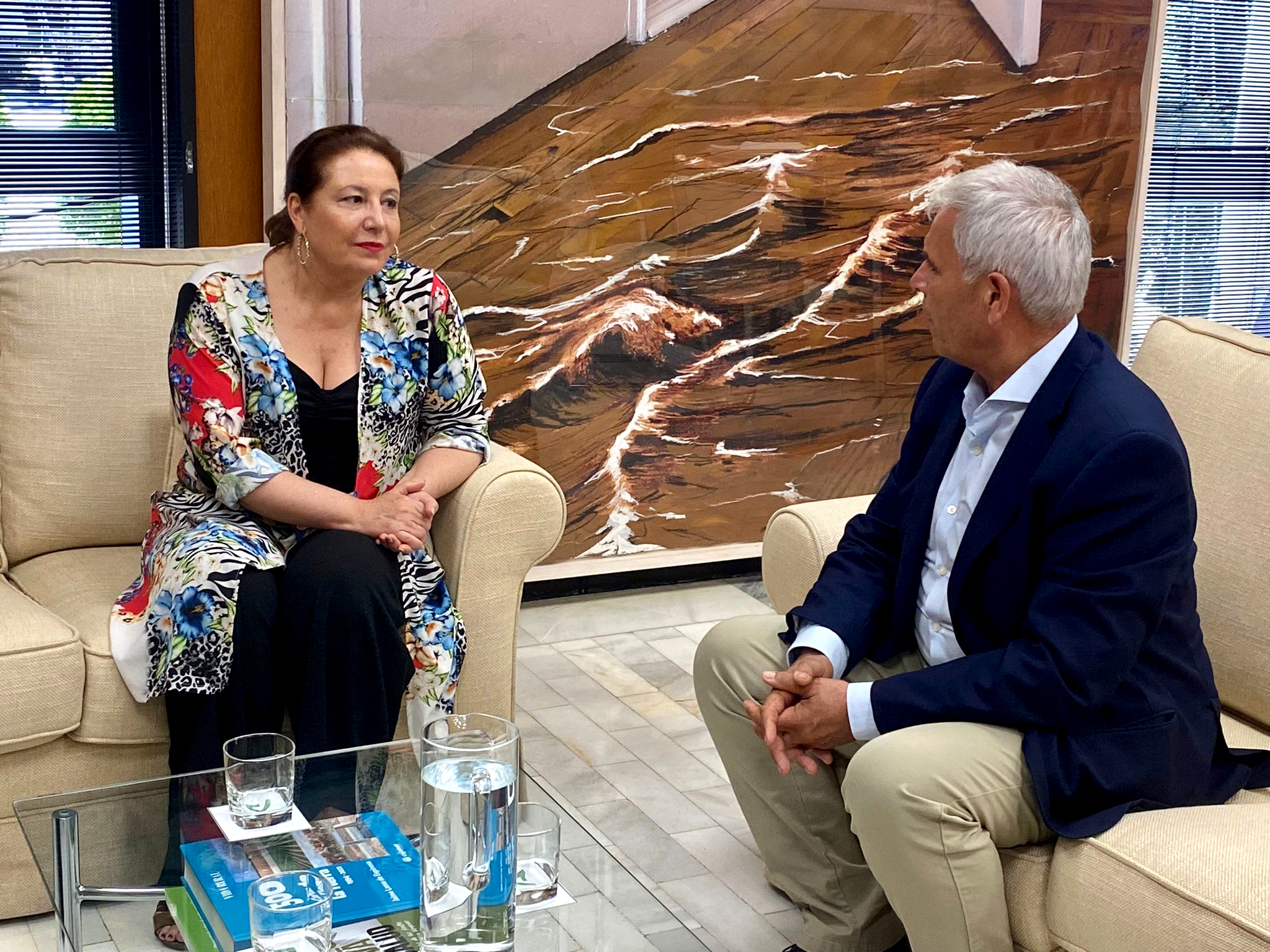 Carmen Crespo se reúnen con el presidente de Cooperativas Agro-alimentairas de Andalucía, Fulgencio Torres