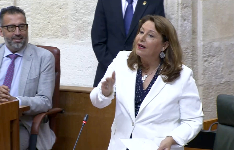 Carmen Crespo durante su intervención en el Parlamento de Andalucía