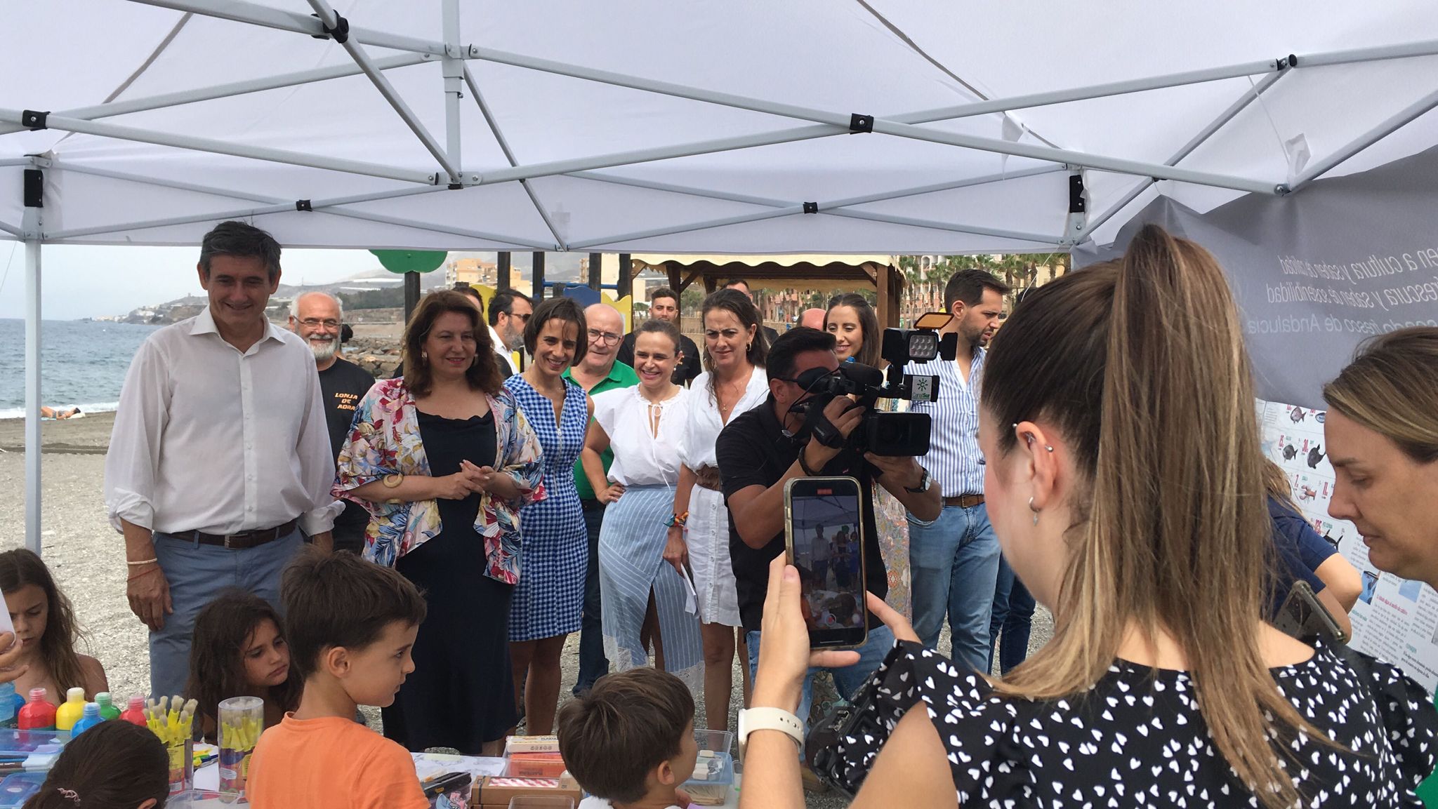 La consejera Carmen Crespo durante la campaña promocional en Adra
