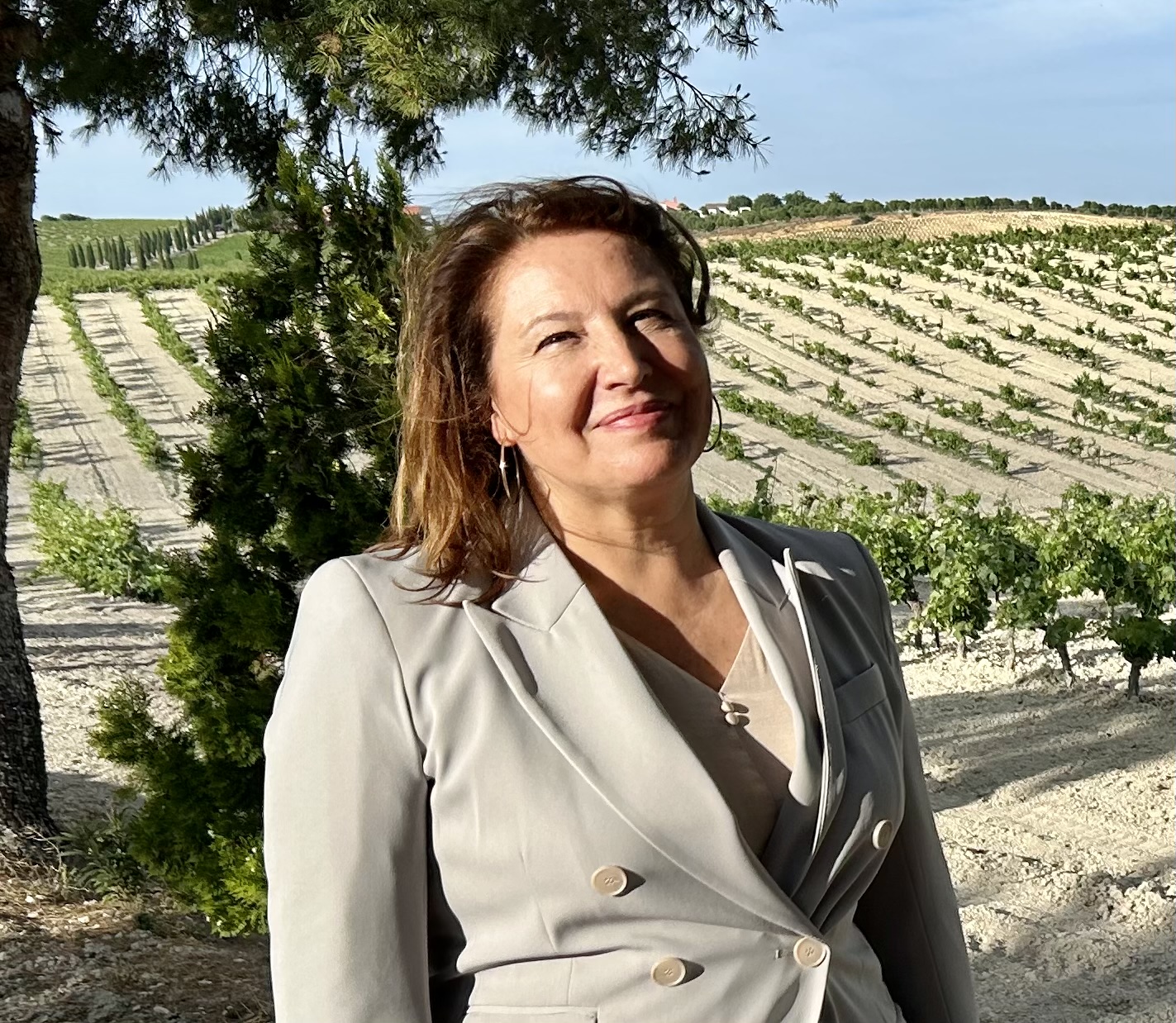 La consejera Carmen Crespo en un viñedo de Jerez de la Frontera