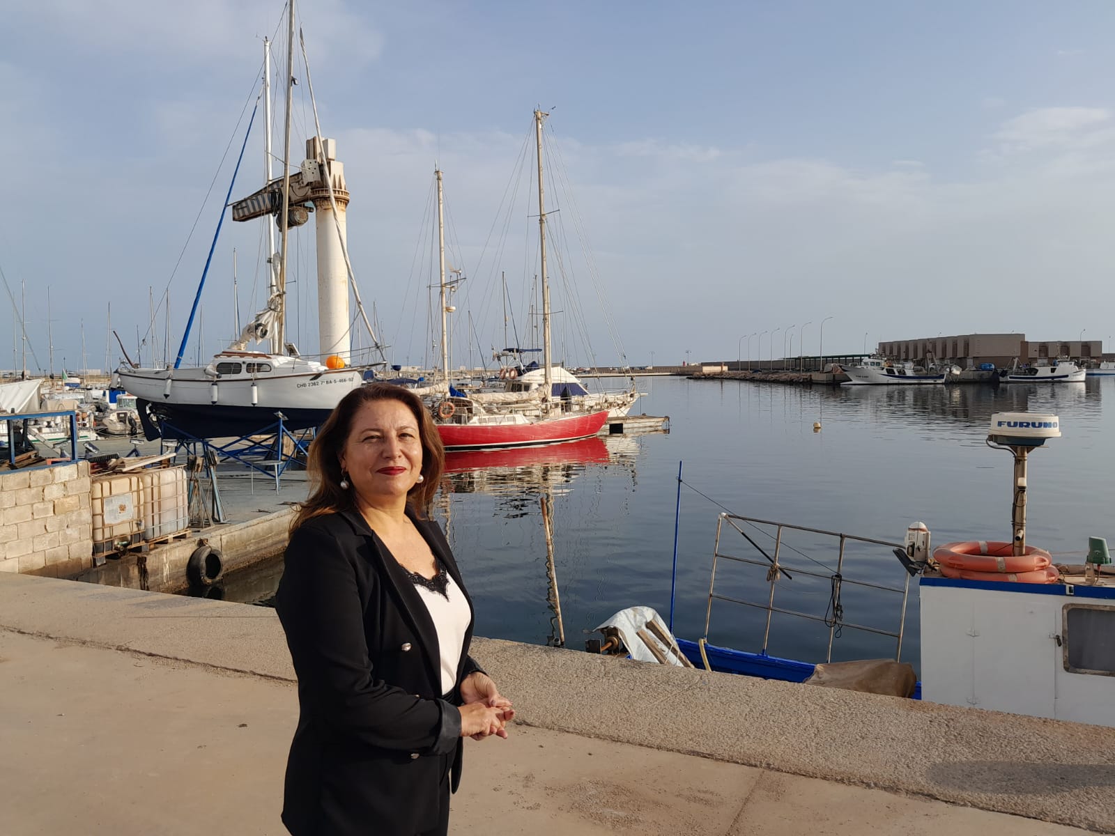 La consejera Carmen Crespo en un puerto pesquero