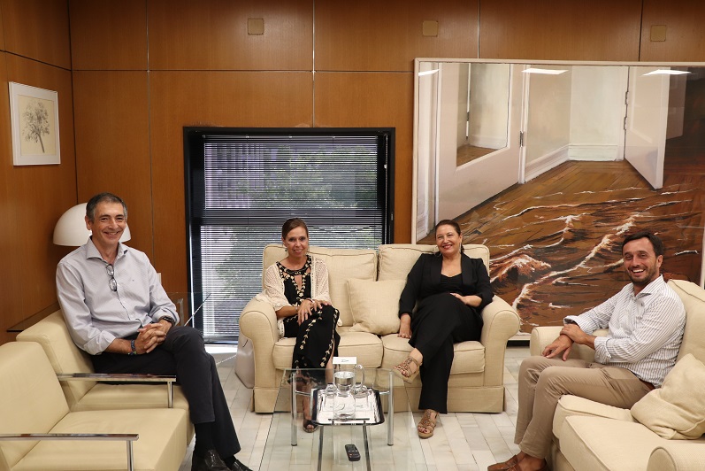 La consejera Carmen Crespo con el equipo de Agua de la Consejería