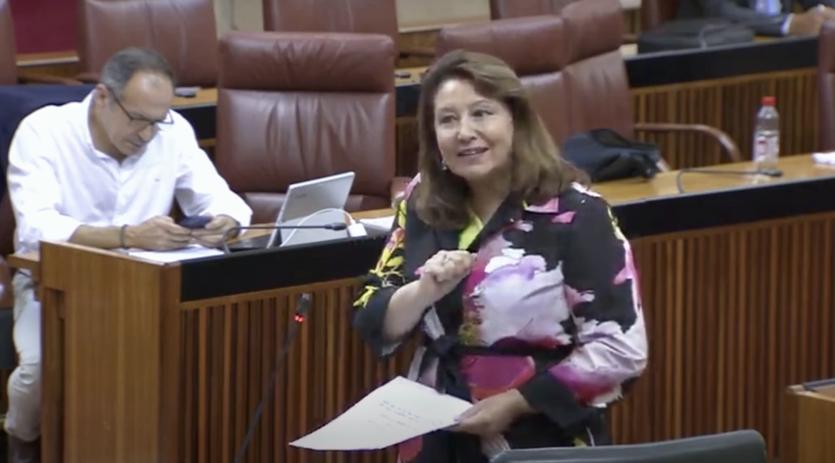 La consejera de Agricultura en el Parlamento de Andalucía