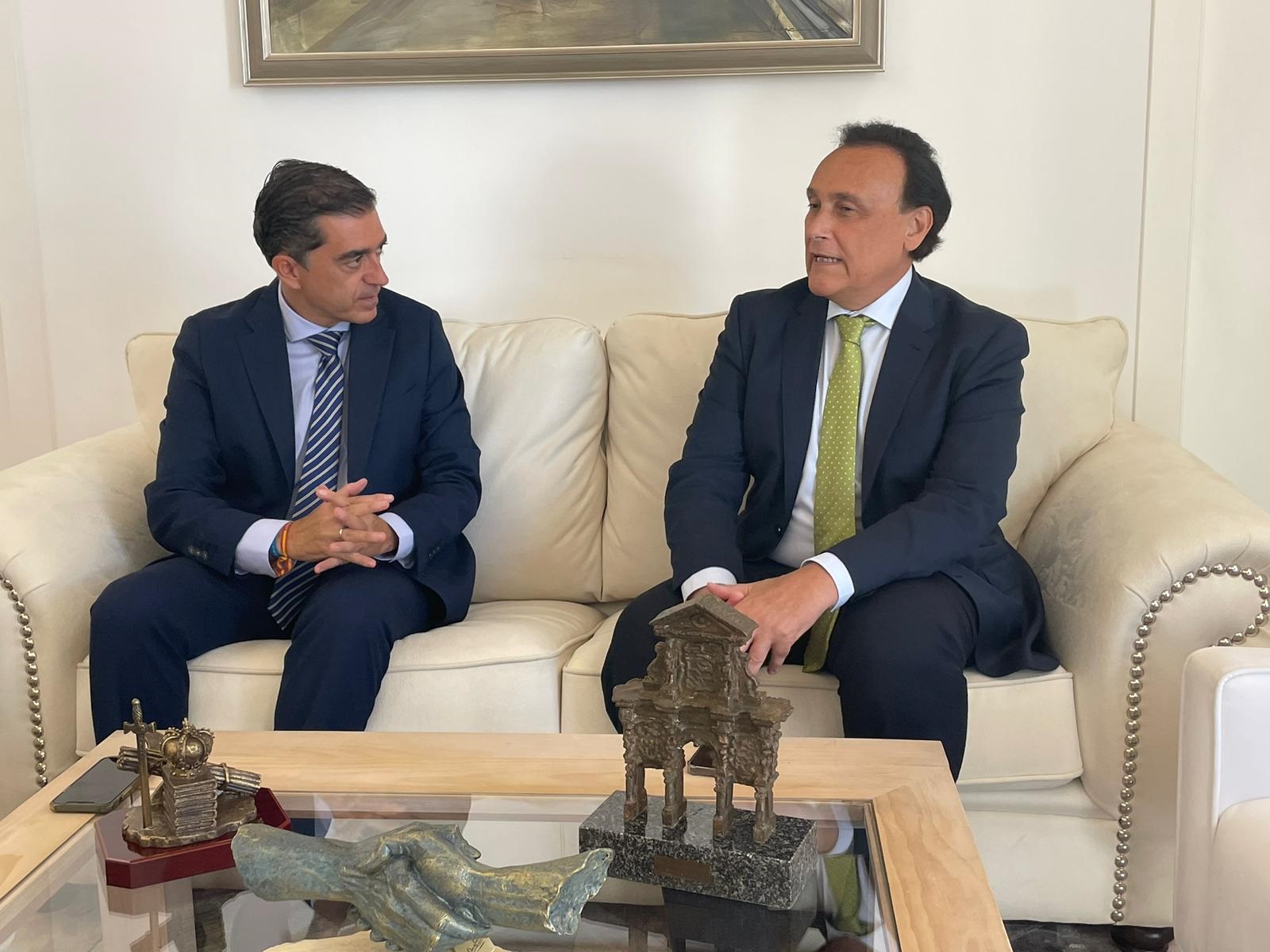 Villamandos y alcalde de Baeza