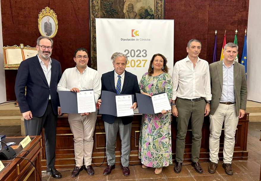 Carmen Crespo firma un convenio en materia de depuración con la Diputación de Córdoba y el Ayuntamiento de El Guijo
