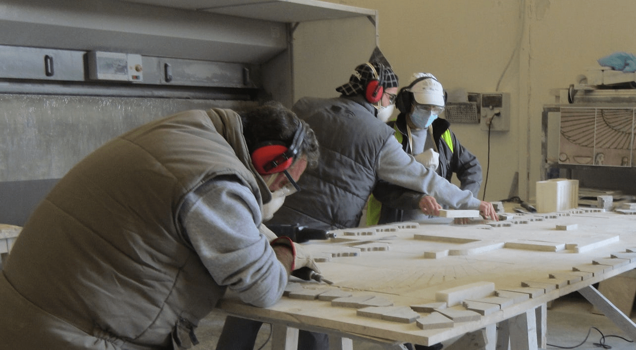 Artesanos trabajando