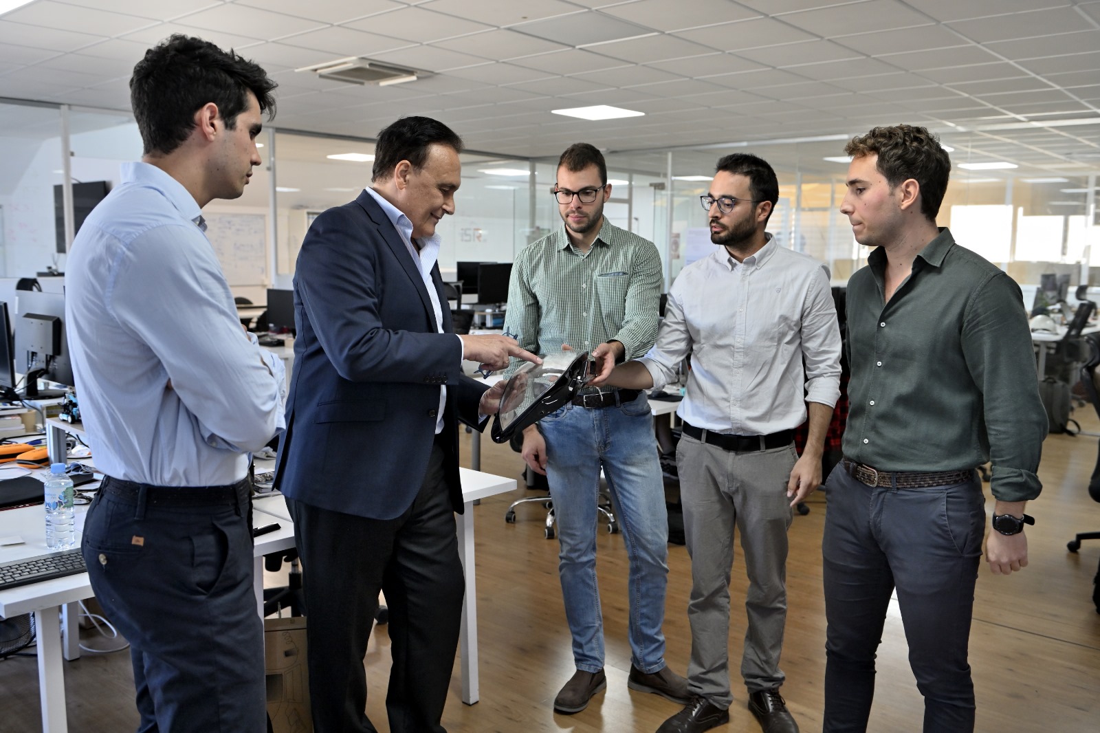 Villamandos durante la visita a ISR