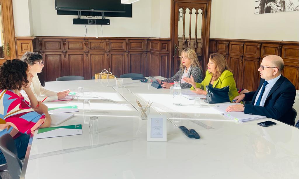 La consejera Carmen Crespo, reunida con Arepo en Bruselas.