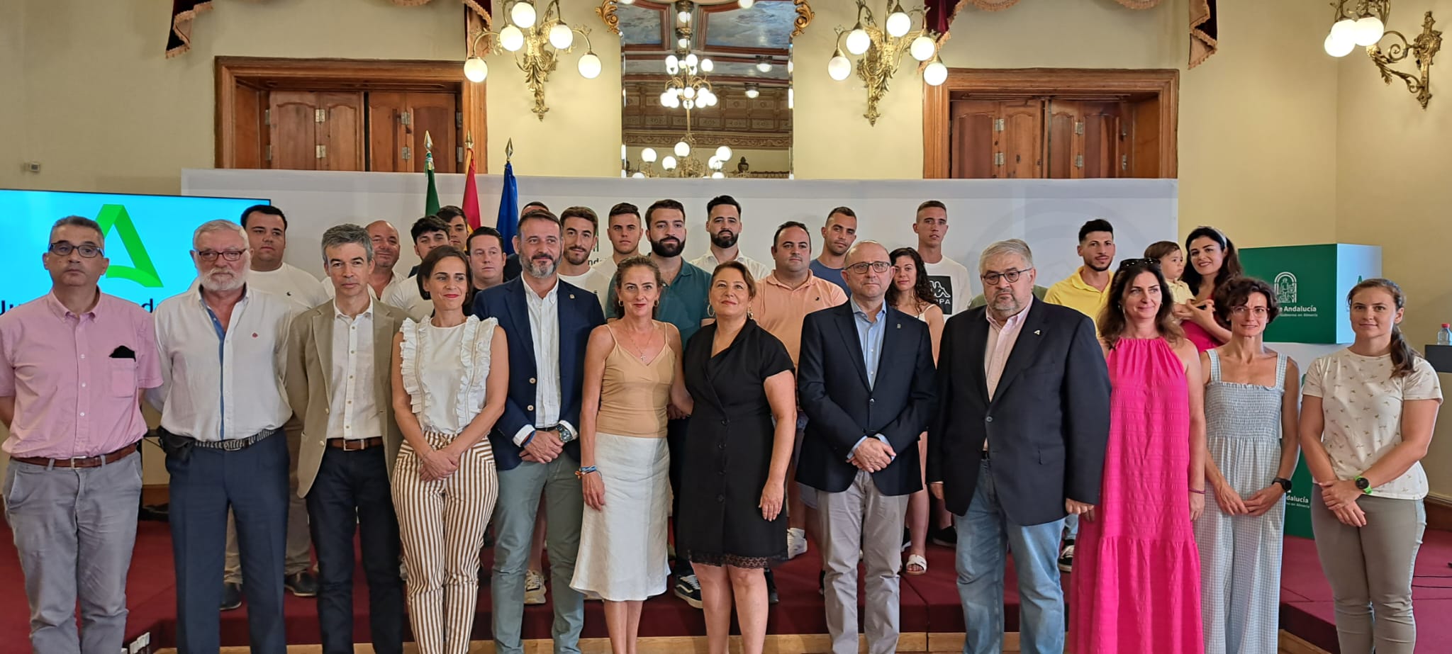 La consejera Carmen Crespo en la entrega de resoluciones de ayudas a jóvenes agricultores