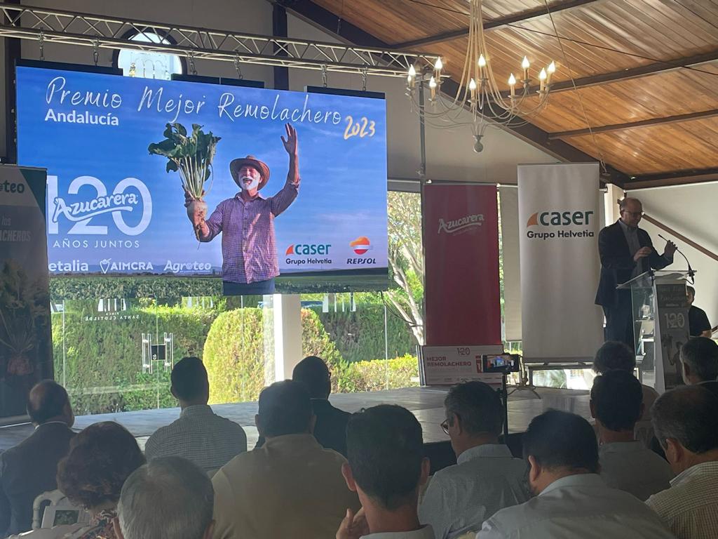 El secretario general de la Consejería de Agricultura de la Junta de Andalucía, Manuel Gómez, en el acto de entrega de los premios al “Mejor remolachero del año”