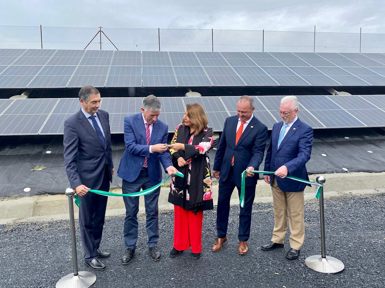 La consejera Carmen Crespo con la Comunidad de Regantes Palos de la Frontera