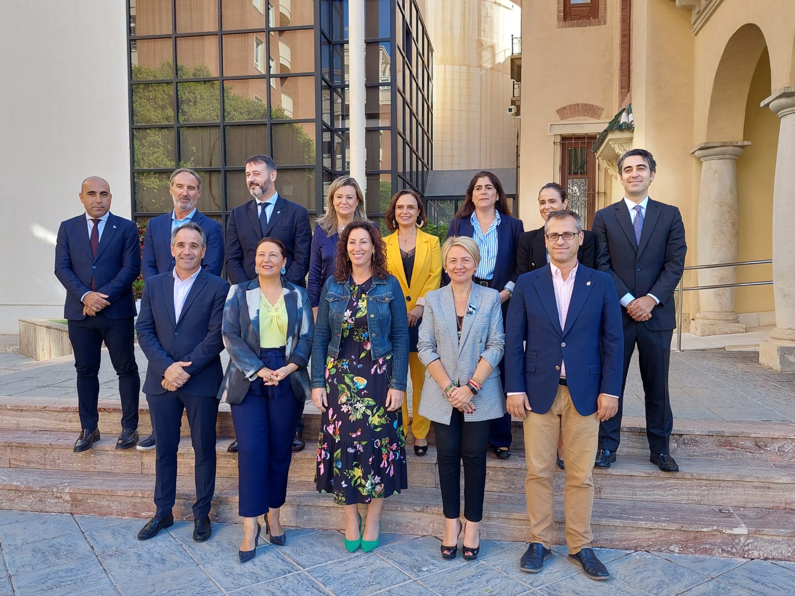 Foto de familia tras la reunión de la Consejería de Agricultura y Pesca con la alcaldesa de Almería.