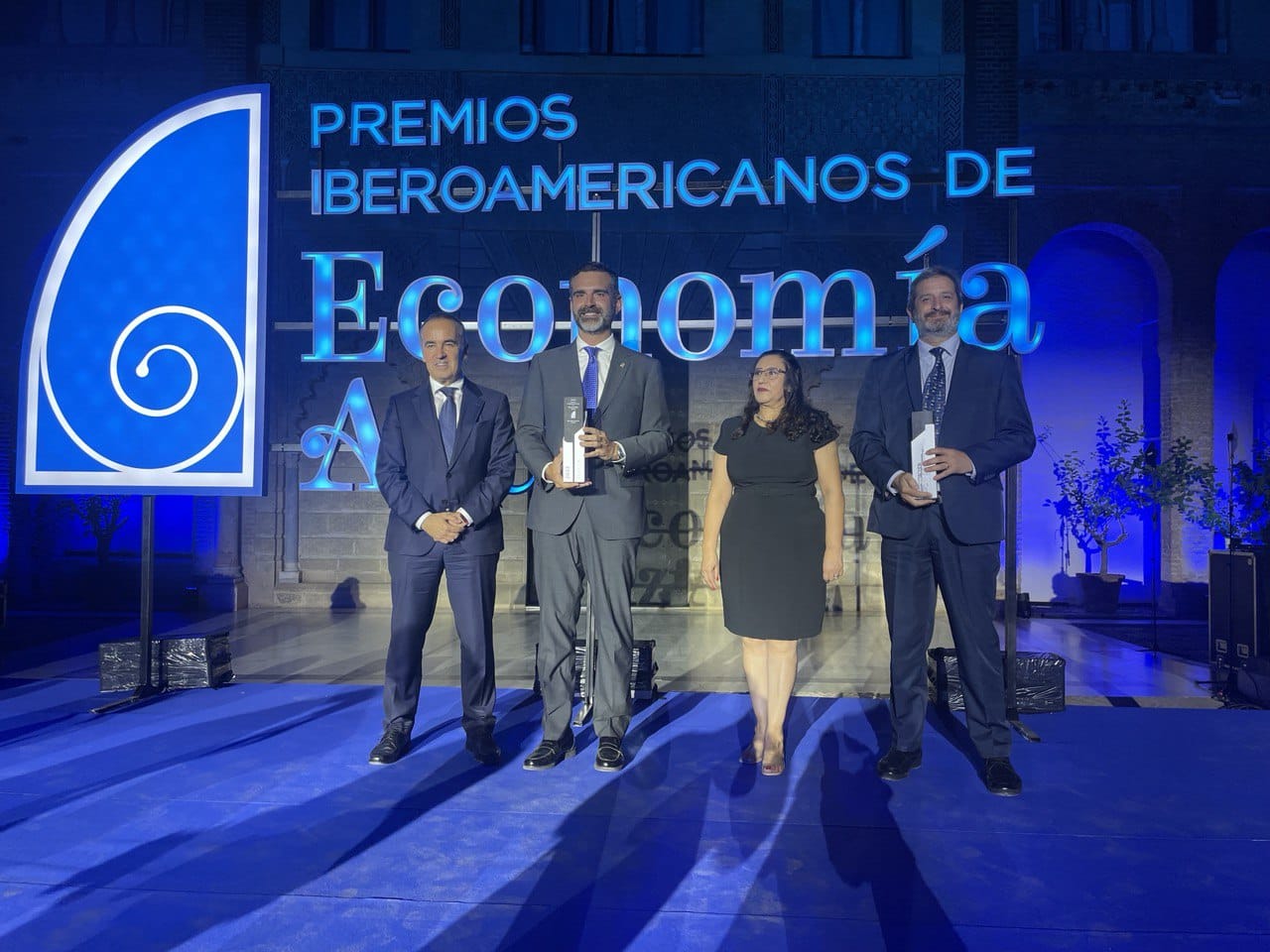 Fernández-Pacheco recoge uno de los I Premios Iberoamericanos de Economía Azul