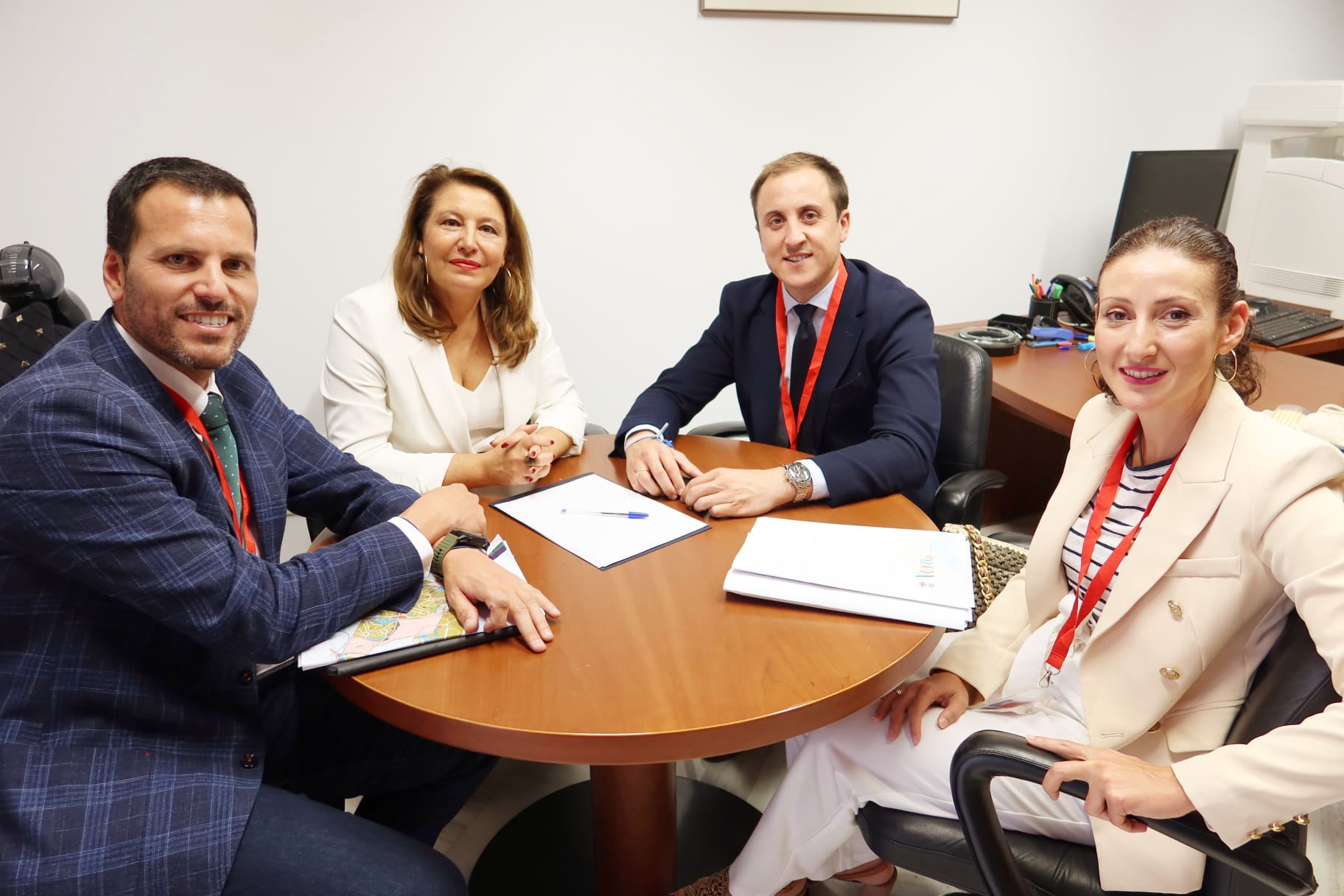 Reunión entre la consejera de Agricultura y el alcalde de Vera