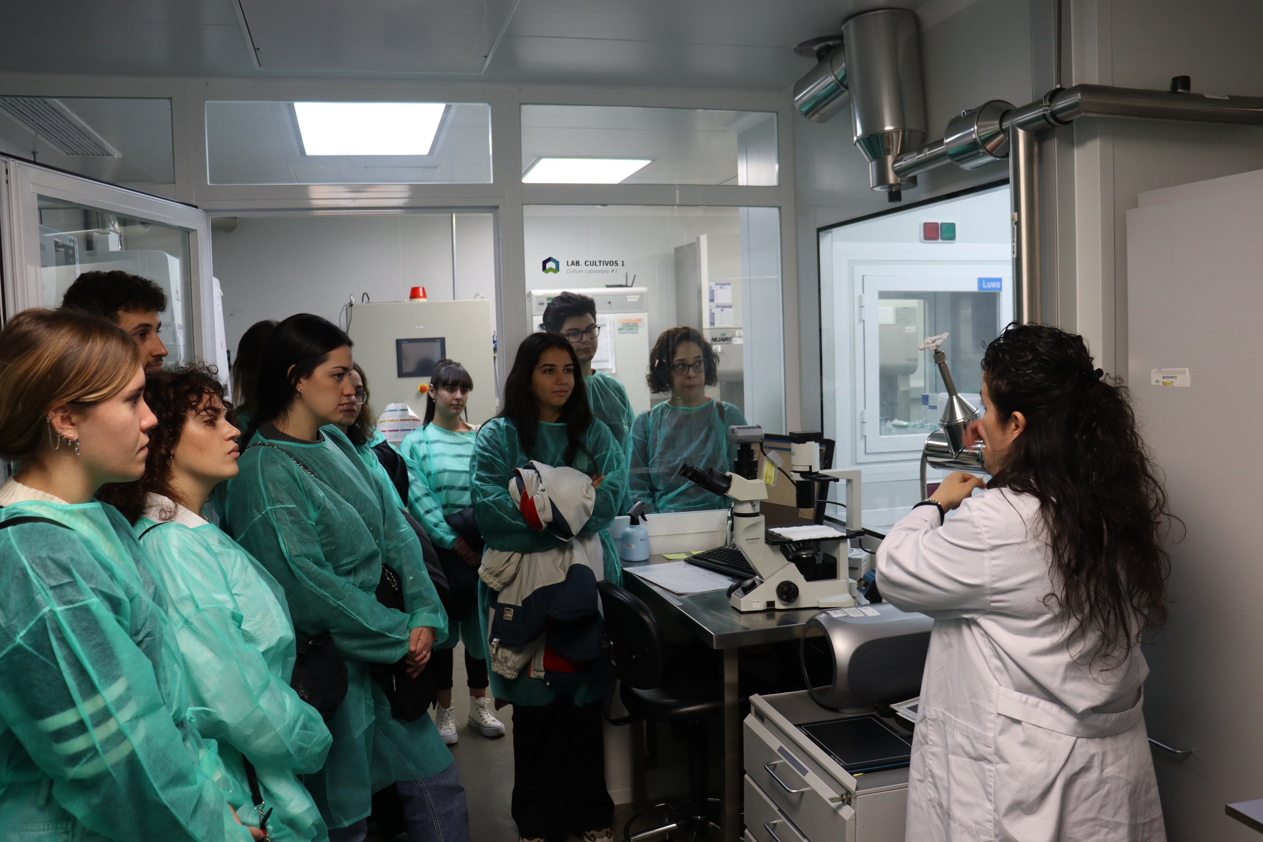 Jóvenes en la Semana de la Ciencia