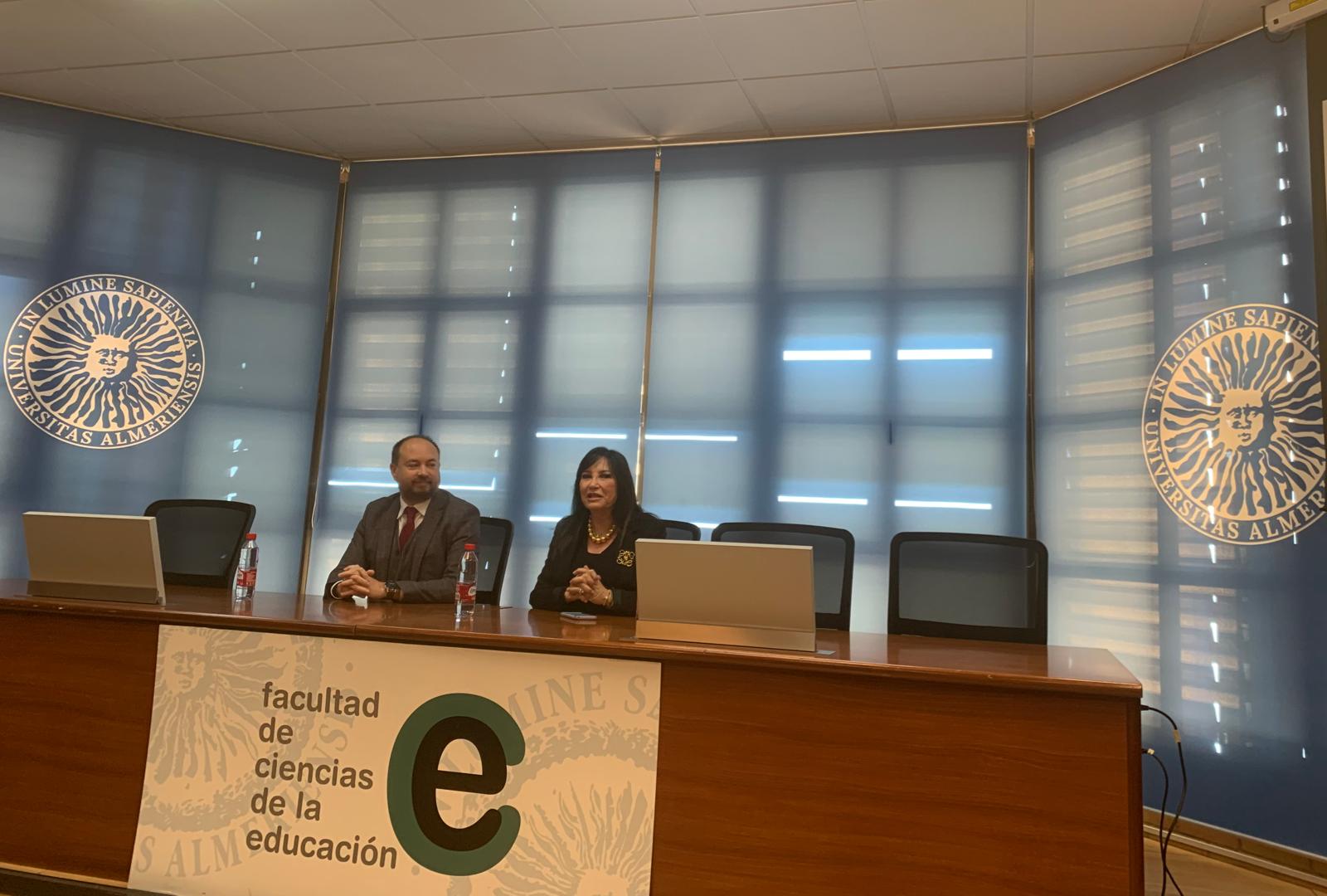 Ramón Herrera conferencia en la Universidad de Almería