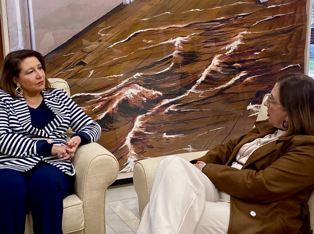 La consejera de Agricultura andaluza, Carmen Crespo, se reúne con su homóloga de la Junta de Extremadura, Mercedes Morán