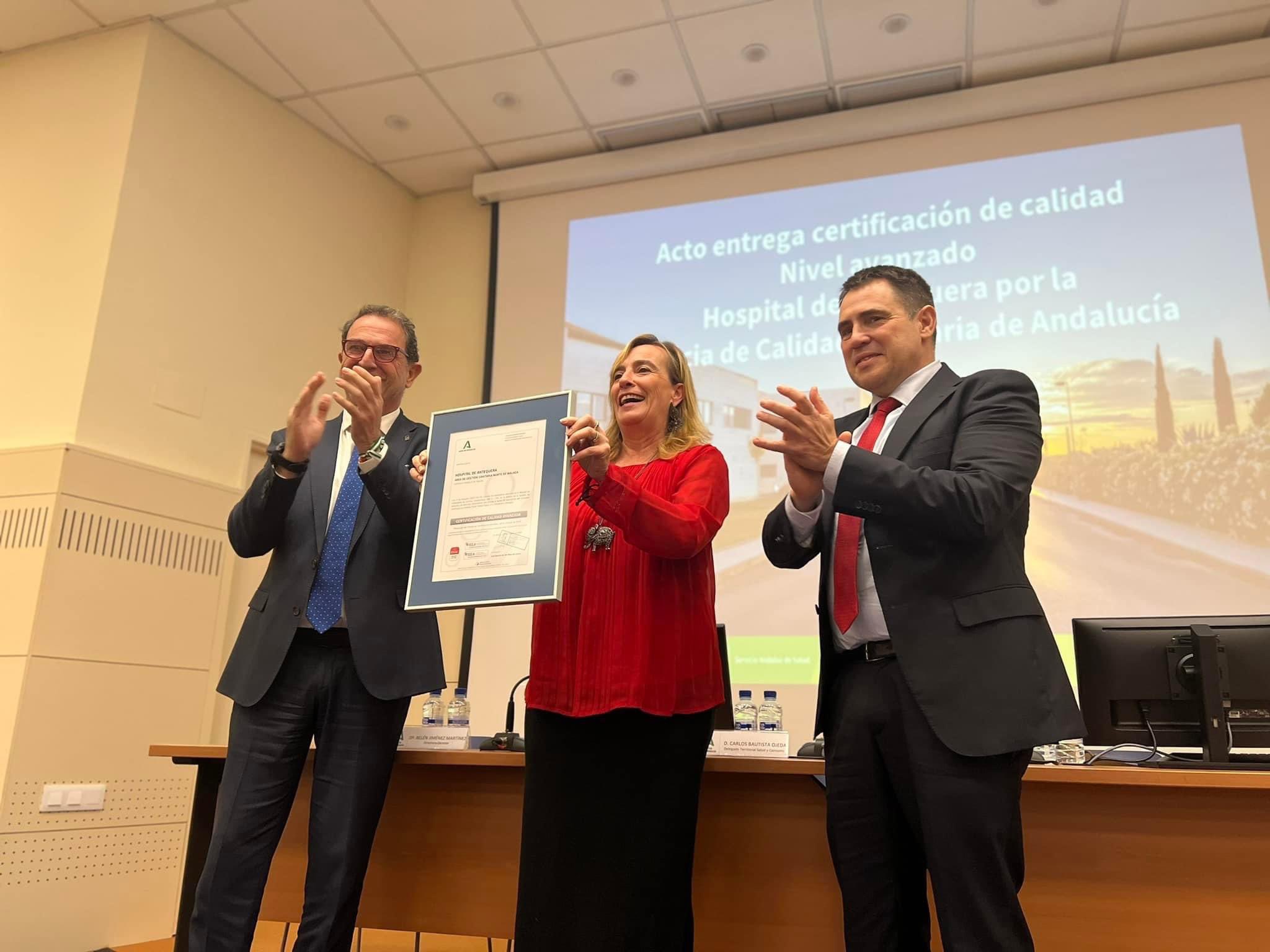 Entrega de certificación de calidad al Hospital de Antequera_051223