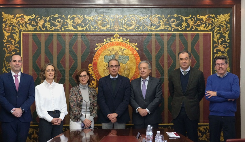 Participantes en la firma del acuerdo de colaboración