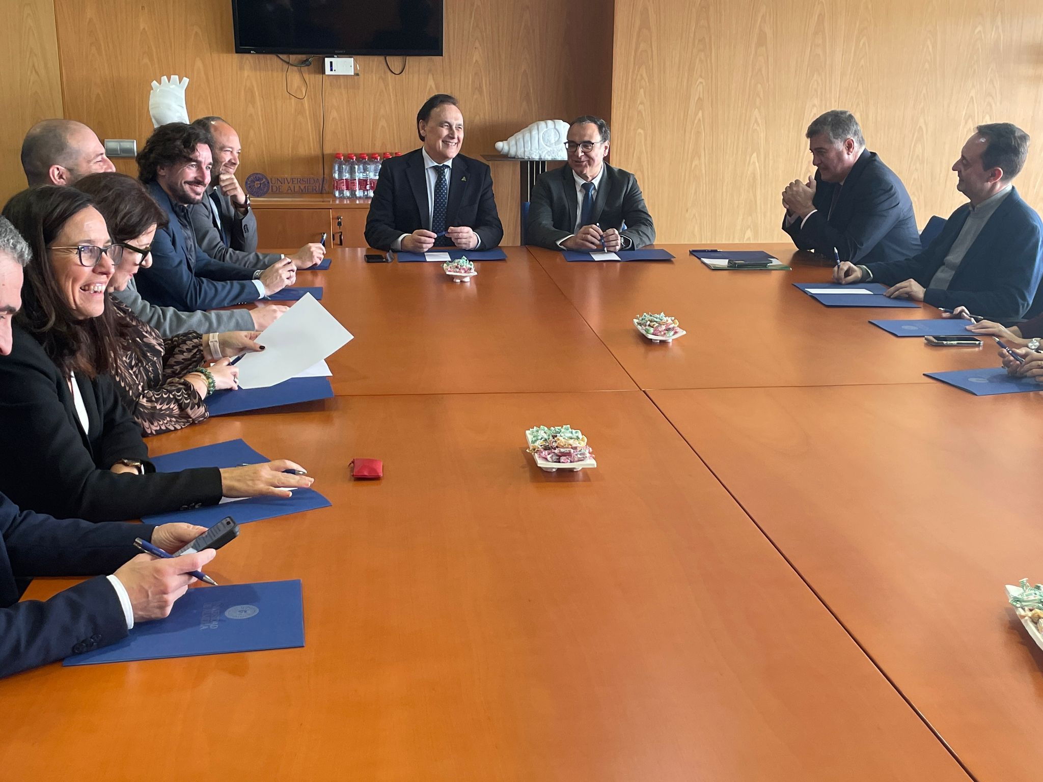 Villamandos reunión con el rector de la UAL